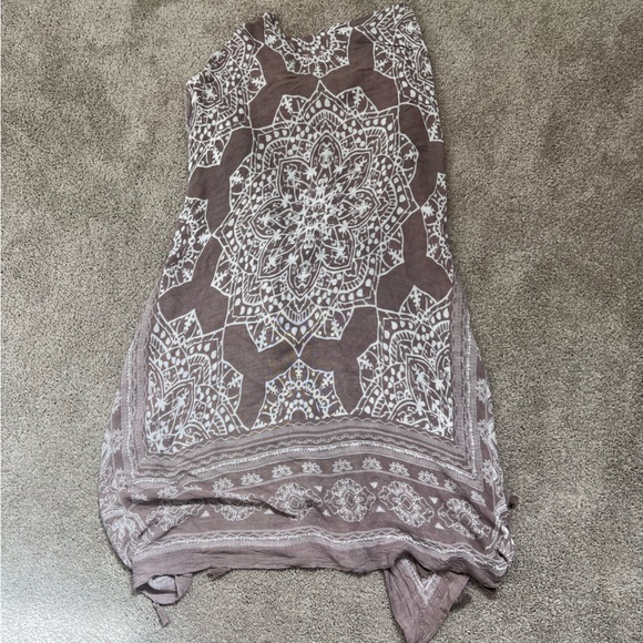 Elegant Paisley Patterned Scarf/Shawl in Taupe - Picture 2 of 2